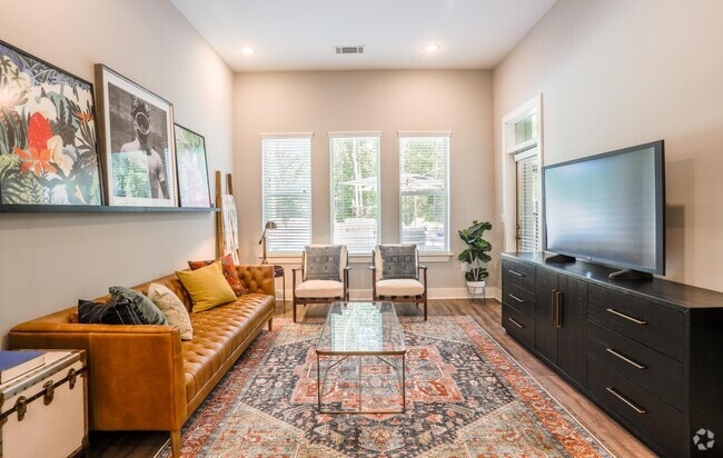 Photo - Broadstone Trailside