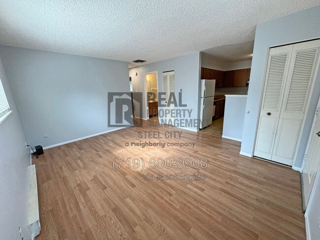 Photo - 1608 W Summit Ave