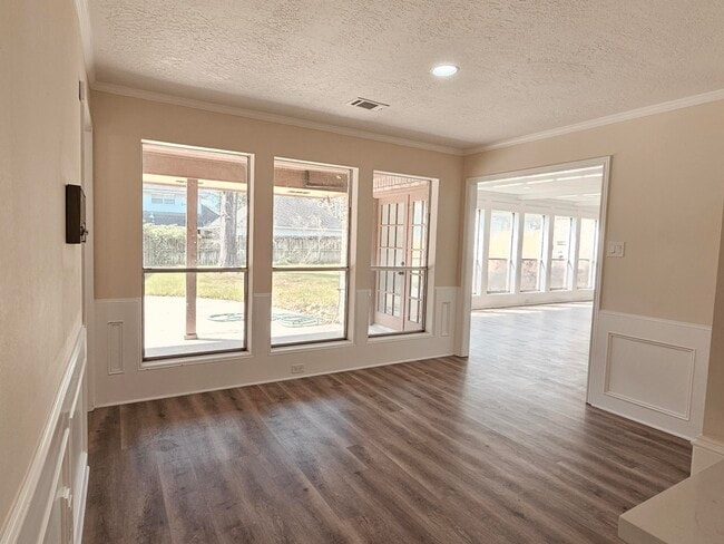 Photo - 16627 Aldenham Pl