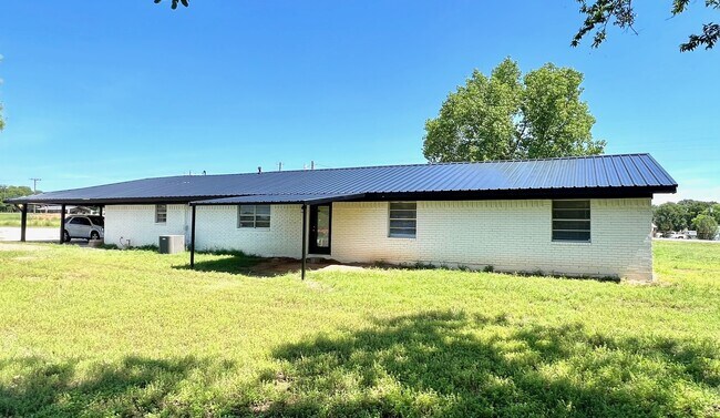 Photo - 137 Private Rd 1111