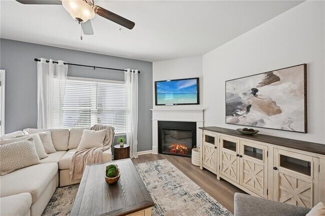 Photo - 405 Lanier Cir