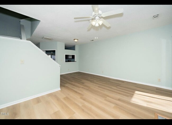 Photo - Room in Condo on Winterpointe Ln