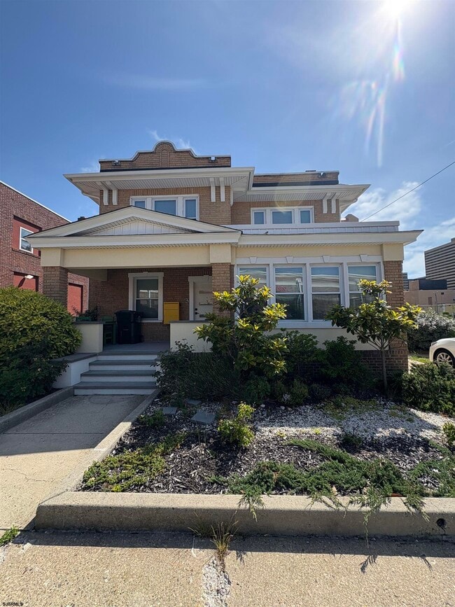 Building Photo - 3 S Montpelier Ave