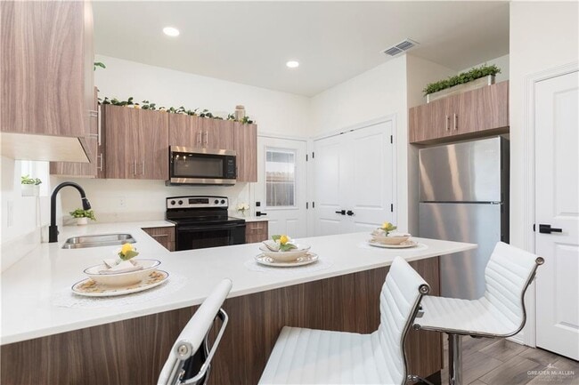 1006 N Clarence Ave Unit 2