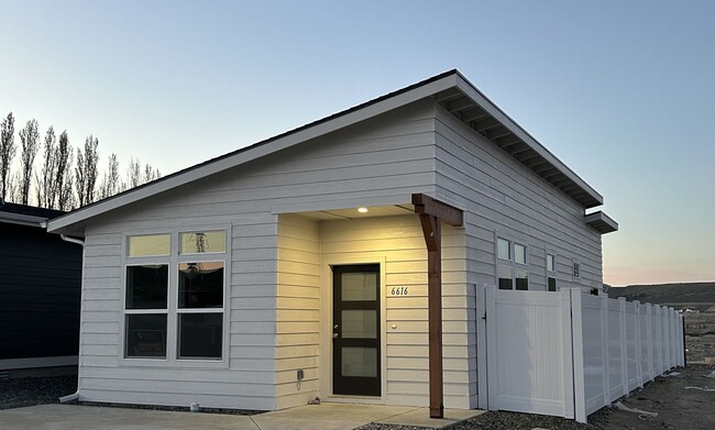 Building Photo - Single Level Home in SunRidge Community