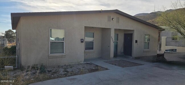 Building Photo - 2524 Porter Ave