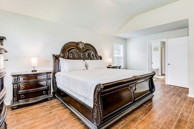 Building Photo - 7223 Foxwood Mist Trl