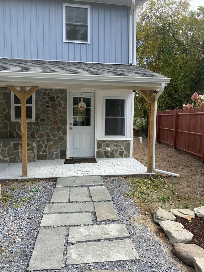 Photo - 32 Zimmer Dr Unit right lower side