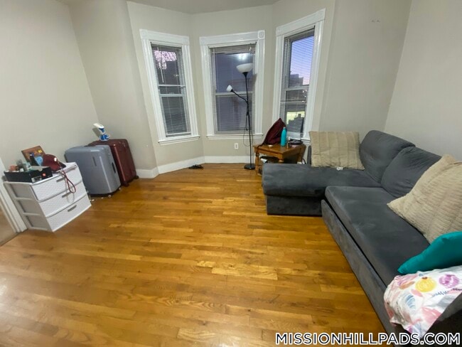 Photo - 1574 Tremont St Unidad 2
