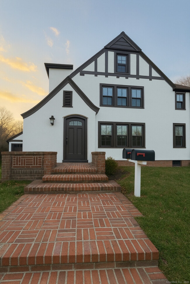 Building Photo - 40 Rogers St Unit 1