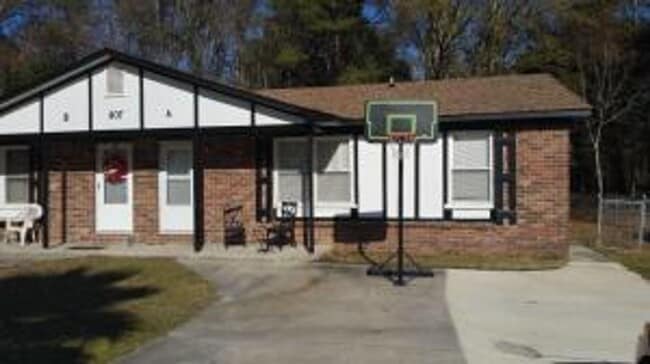 Building Photo - Great 2Br 1Ba Dorchester II School District Rental