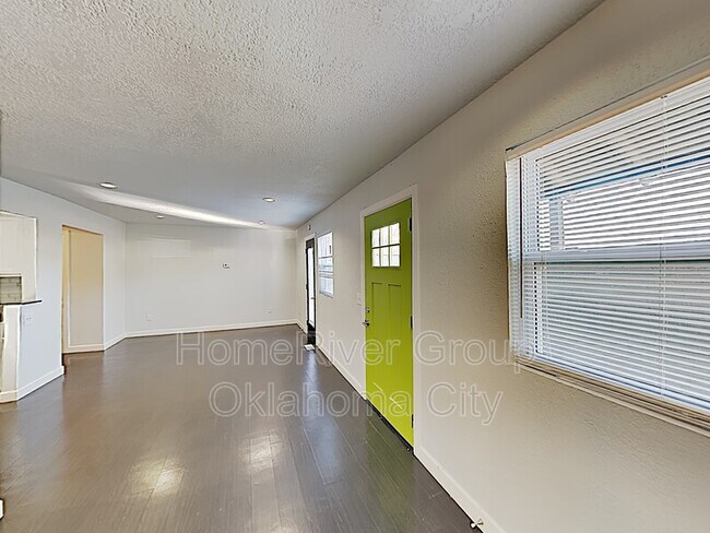 Photo - 6024 W Hefner Rd