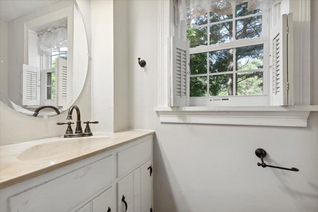 Photo - 3 Bedroom / 2.5 Bath House Available Now in Harleysville