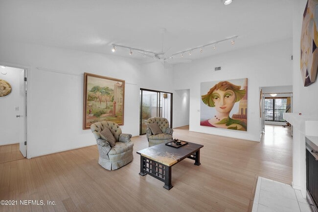 Photo - 2437 Burgundy Ct