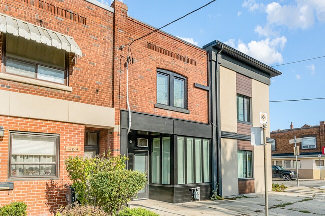 Photo - 466 Sammon Ave