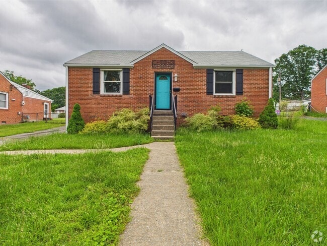 Building Photo - 1661 Rockwood Rd Rental