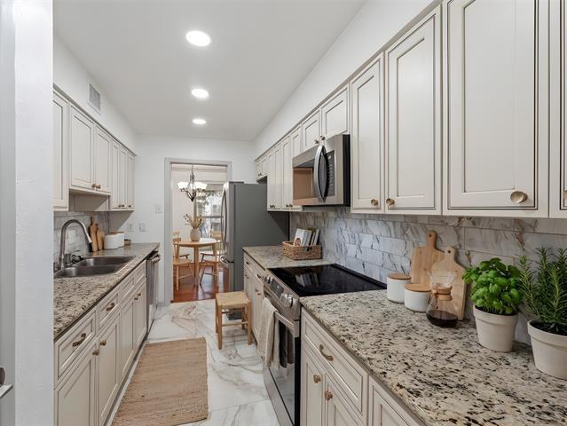 Photo - 6036 Birchbrook Dr Unit 226