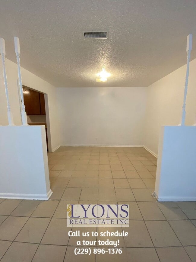 Photo - 2 Bed | 1 Bath Apartment – One-Level Living!