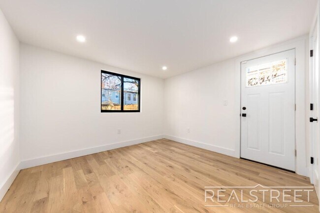 Photo - Newly Renovated 2 Bedroom in Bushwick
