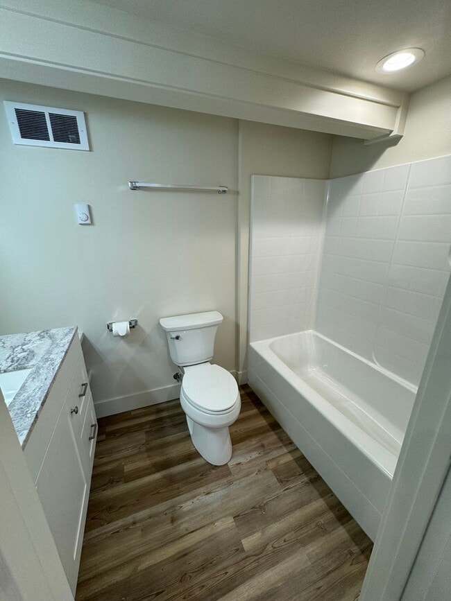 Photo - 410 Kittitas St Unit B