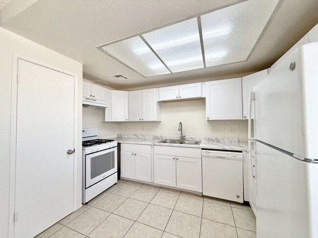 Photo - AVAILABLE NOW!! 3 Bedroom 2 Bathroom Upper Level Unit in Cathedral City! Unit 04
