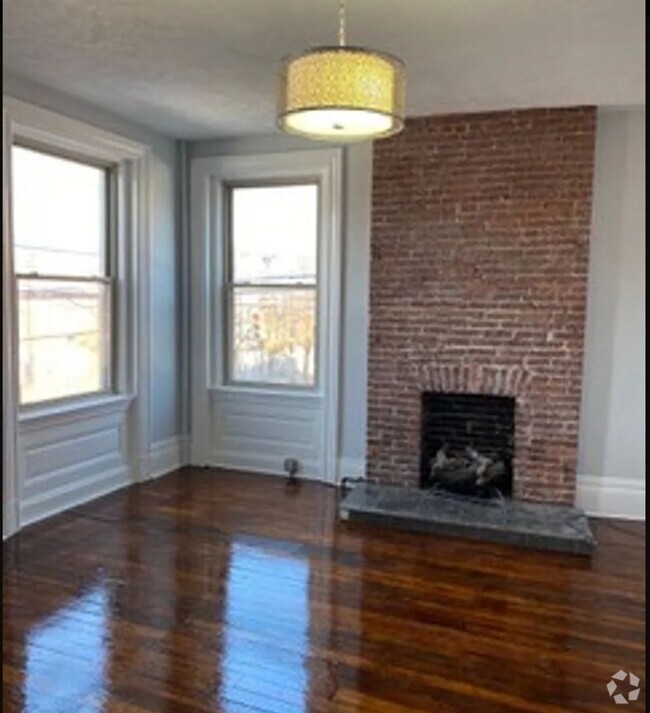 Building Photo - 5336 Butler St Unit 5336 Butler Street Loft #1