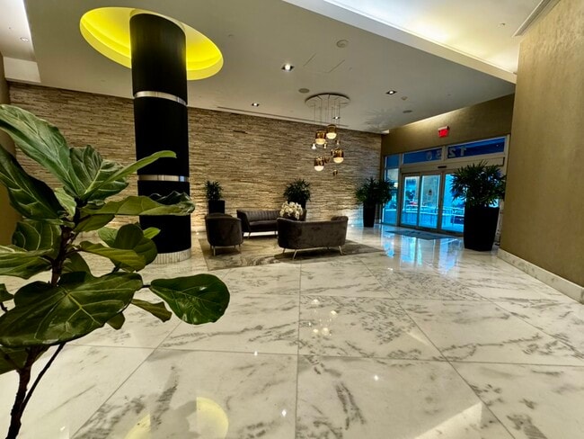 Building Photo - 1250 S Miami Ave Unit 2403