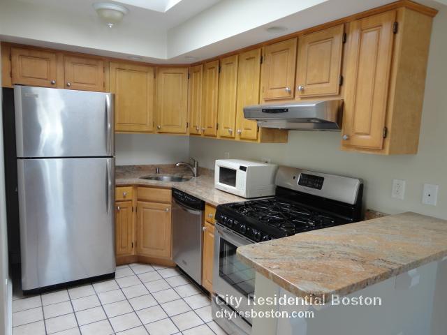 Photo - 133 W 7th St Apartments Unit 1
