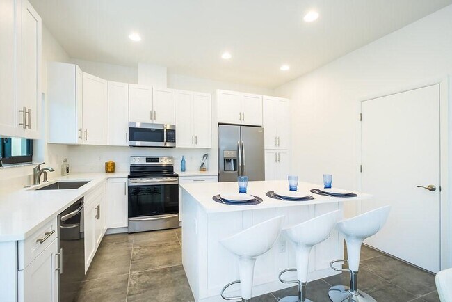 Photo - 1036 NE 33rd St