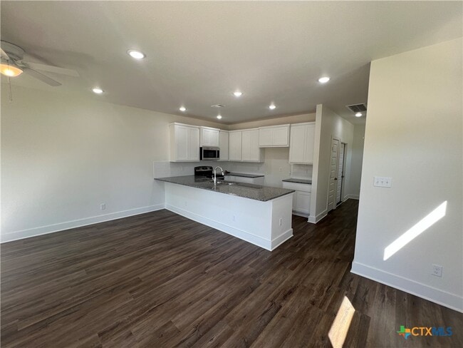 Photo - 1834 Royal Loop