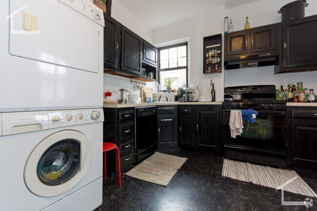 Building Photo - 1173 Commonwealth Ave Unit 6 Rental