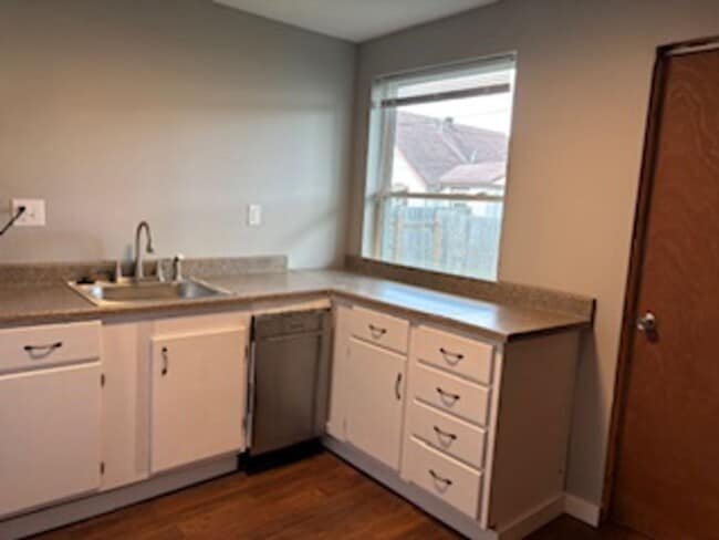 Photo - 3 BR Triplex in Martinsville