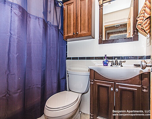 Building Photo - 16 S Russell St Unit 4