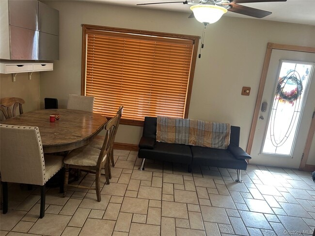 Photo - 239 Curtin Ave