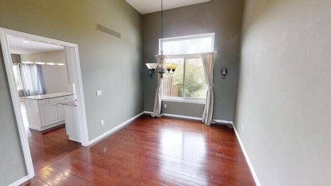 Photo - 292 Sandrock Ct