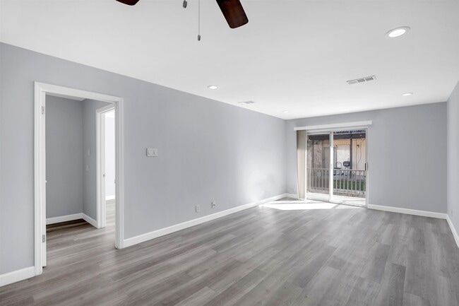 Photo - 1206 Hi Stirrup