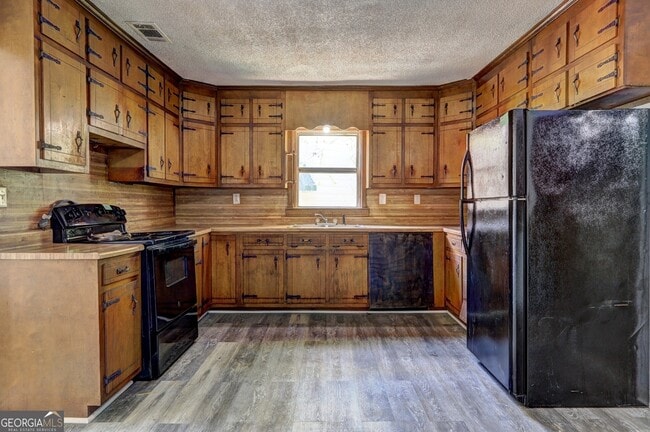 Photo - 509 Lynmore Cir