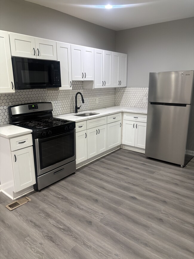 Photo - 619 E 29th St