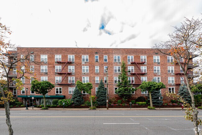 504 Merrick Rd Lynbrook, NY 11563-2339 - 504 Merrick Rd Apartments