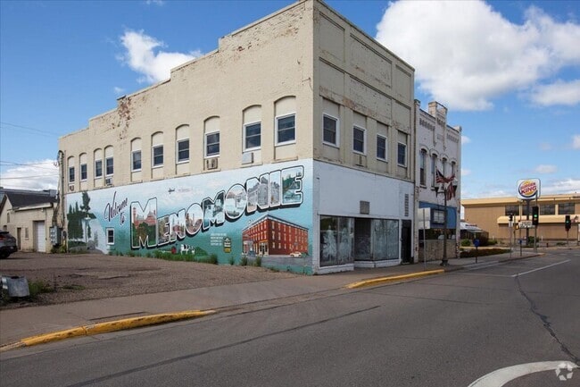 Building Photo - Cozy Studio Apartment - Menomonie, WI Unit 4