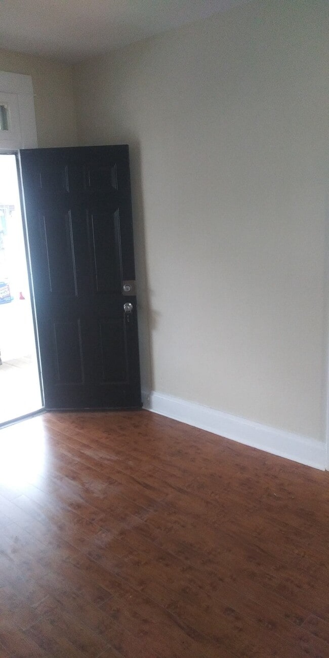 Photo - 465 S Harris Ave