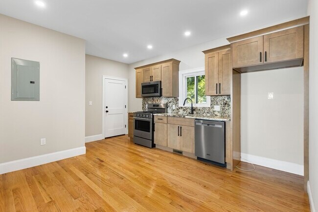 Photo - 31 Woodale Ave Unit 1