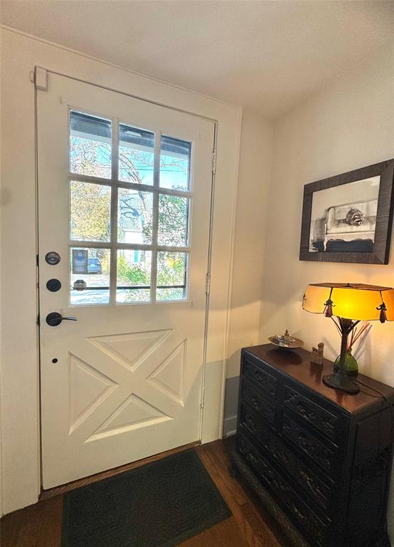 Photo - 807 Leonard St