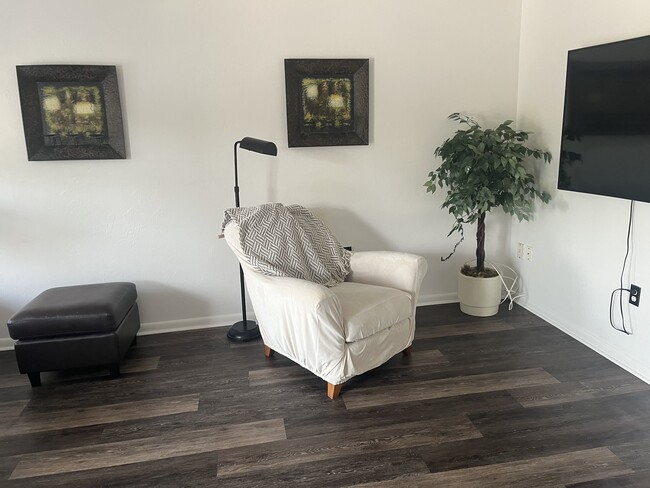 Building Photo - 8396 111th St Unit Seminole Condo