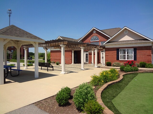 Apartments For Rent Near Eastern Illinois University In Charleston Campus Pointe Apartments