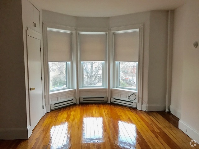 Building Photo - 1077 Beacon St Unit 7 Rental