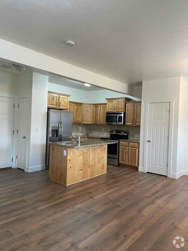 Building Photo - 1547 N 400 W Rental