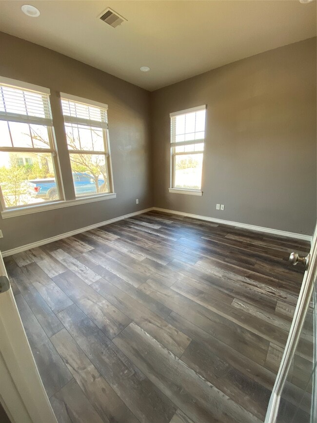 Photo - 16938 Makanda Dr