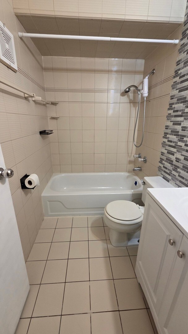 Photo - 9368 Bay Colony Dr Unit 2S