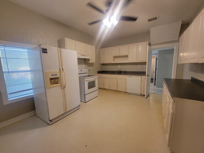 Photo - 2526-3rd 1/2 3rd 1/2 Ave N